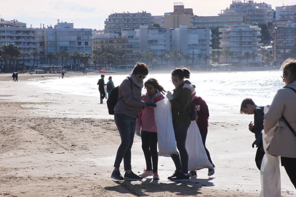 Beach clean up kids for the future